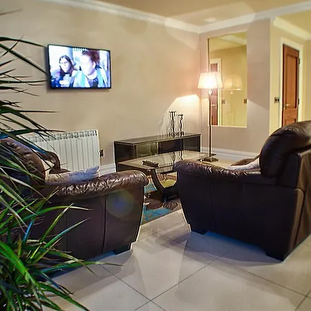 Reeks View Apartment *