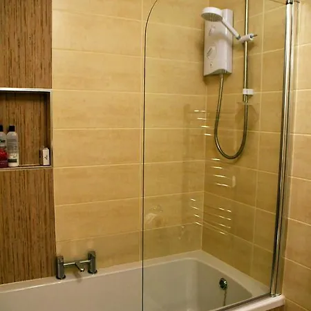 Reeks View Apartment *